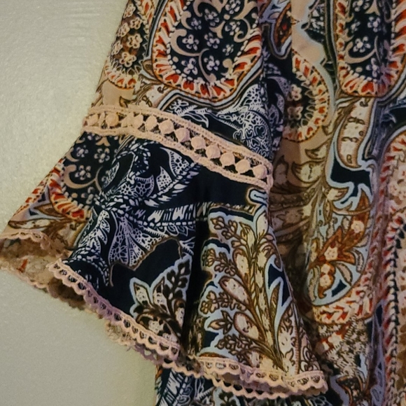 ✨2/$12 Stem&Vine Tunic/Top - Picture 3 of 7